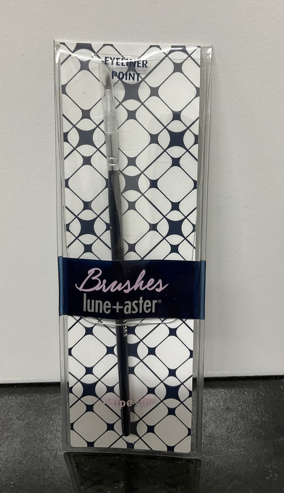 lune + aster brush eyeliner point new