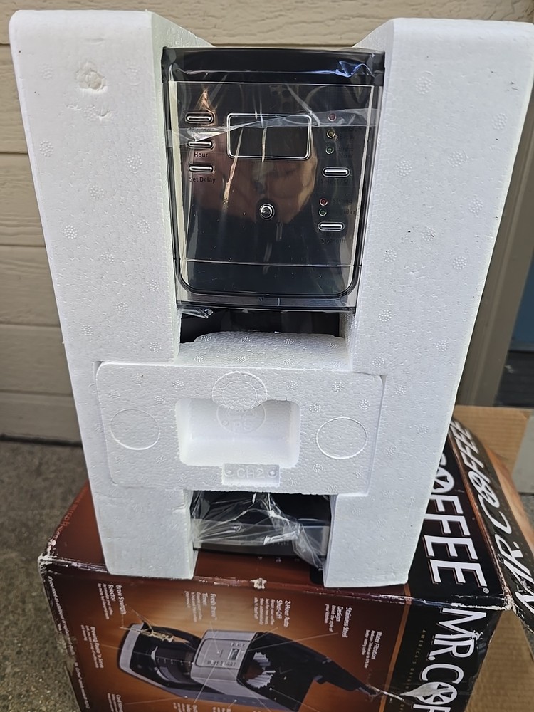 2010 MR. COFFEE 12 Cup Programmable Maker. JWX31 Open Box