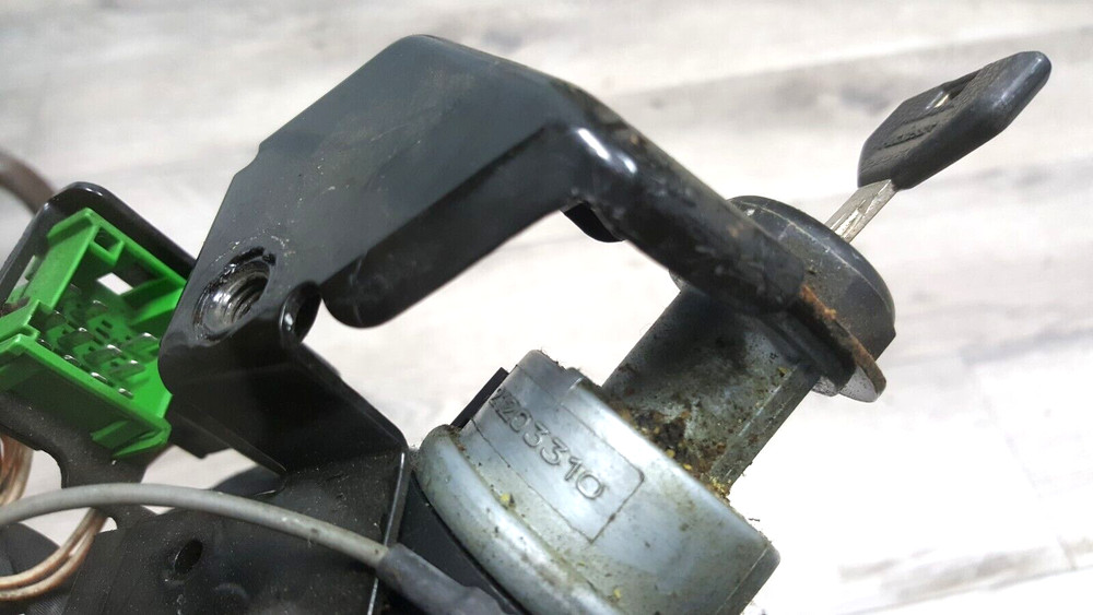 VOLVO IGNITION SWITCH 21203310