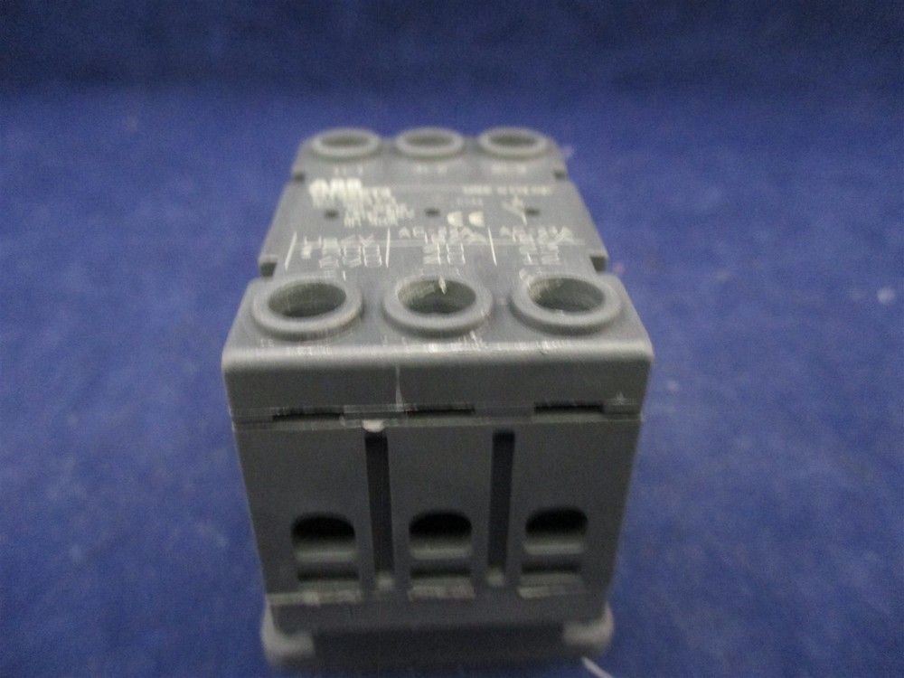 ABB OT32ET3 Disconnect Switch new