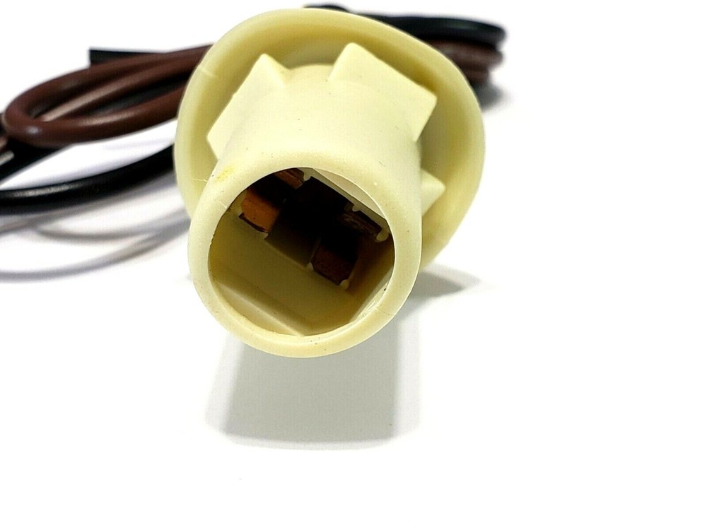 GM Front Or Rear Side Marker & Park Light Lamp Bulb Wiring Harness Socket D64
