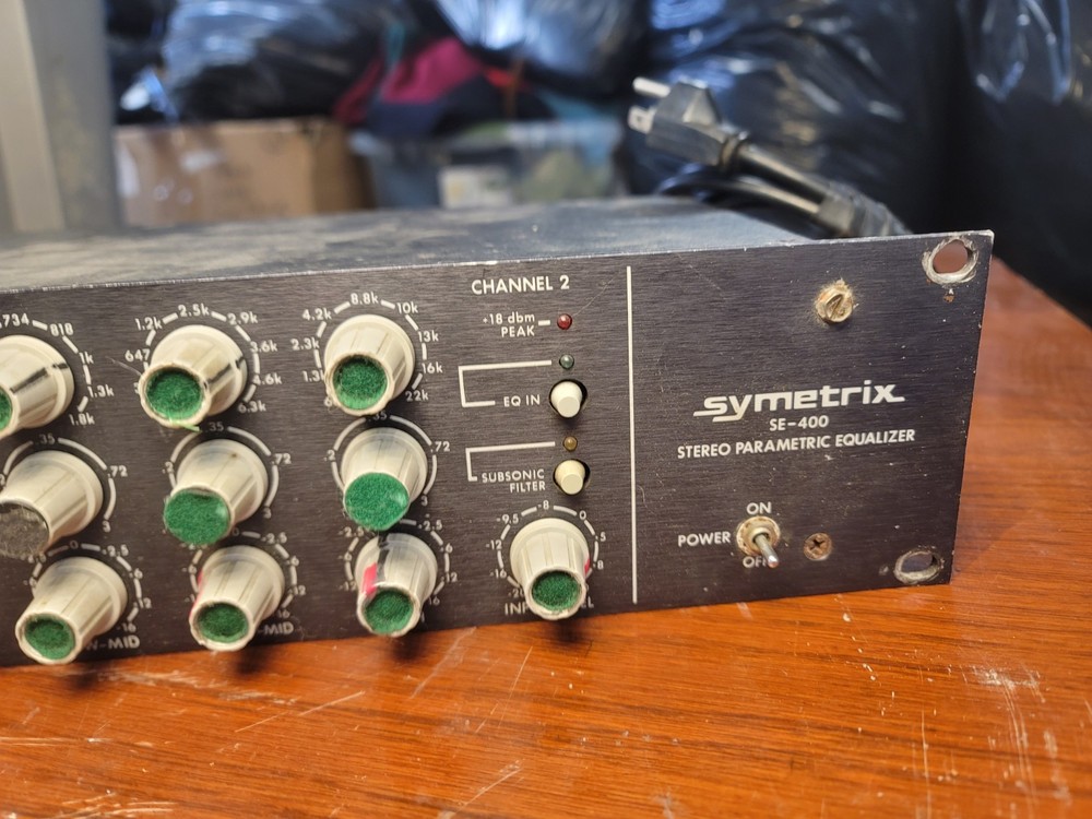 Vintage Symetrix SE-400 Black Tone Control Stereo Analog Parametric Equalizer