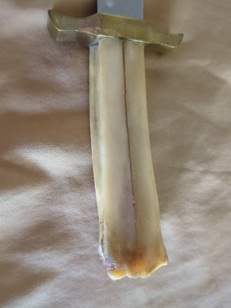 WHITE TAIL CUTLERY, HAND MADE DAGGER,