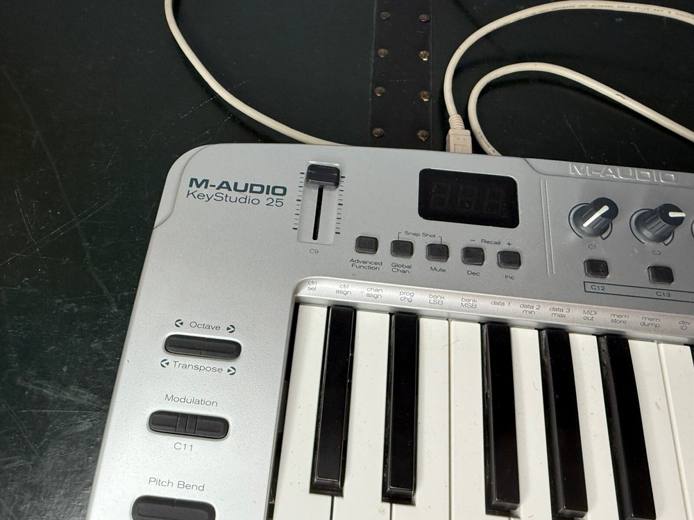 M-Audio KeyStudio 25 MIDI Controller Keyboard Mini USB Board As Photographed