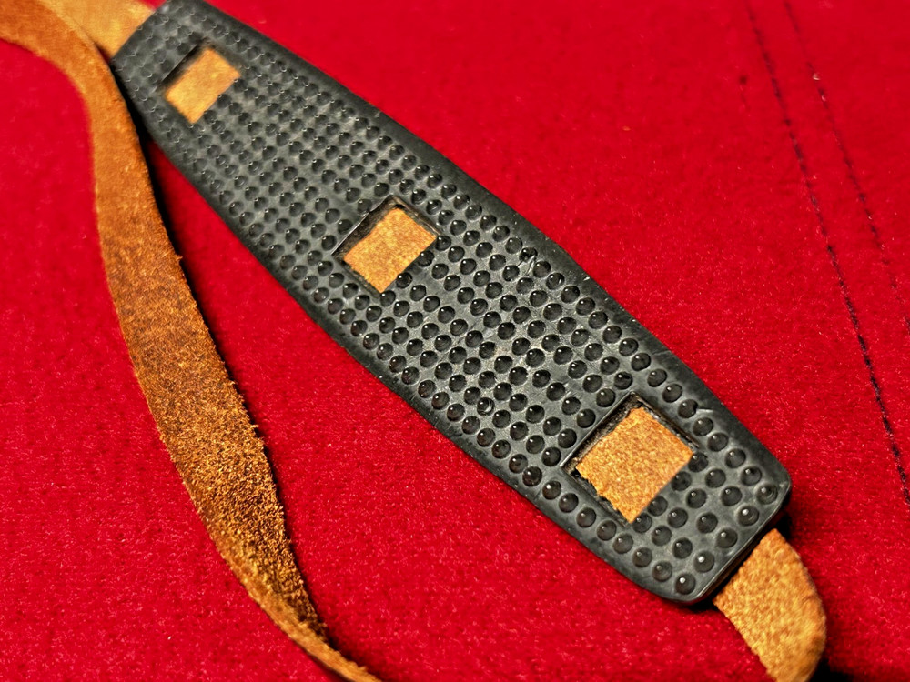 Vintage c. 1970s Thin Leather Camera Shoulder / Neck Strap