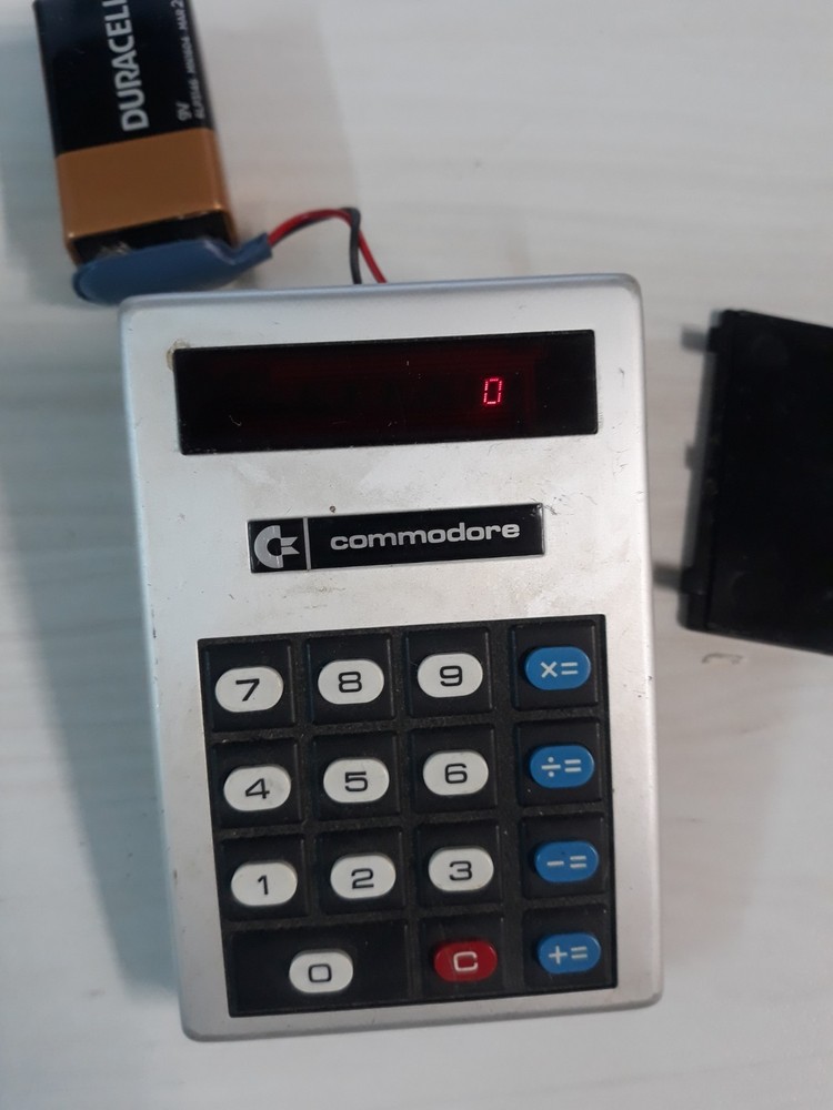 Commodore Minuteman * 6 Hand Held Calculator Working