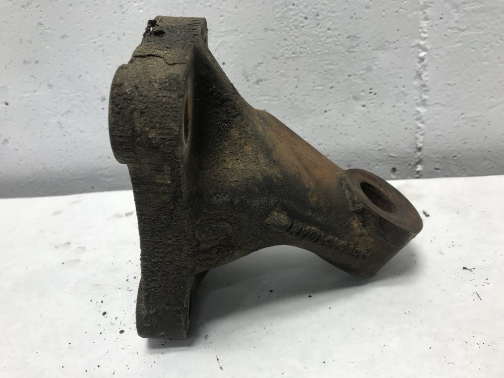 Mack E7 Engine Mount - Used | P/N 158GBK4539AM