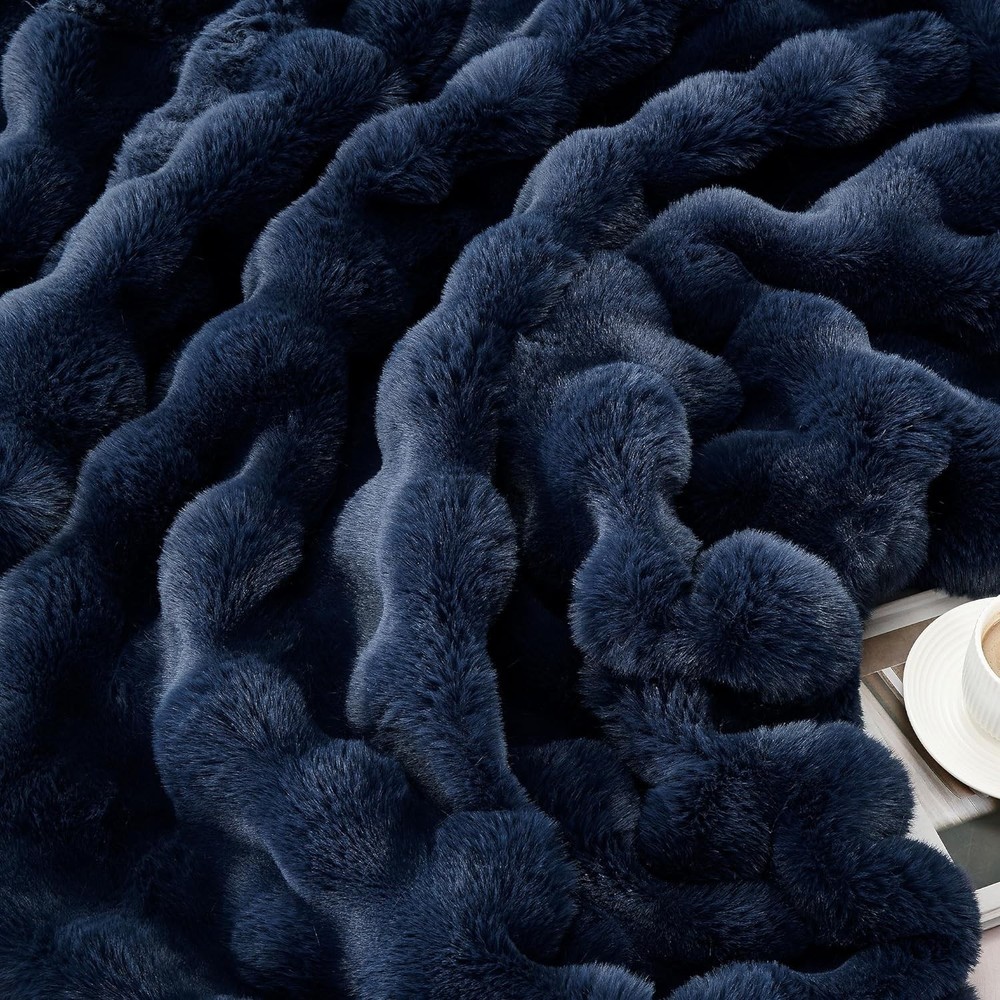 DREAMNINE Oversized Soft Thick Twin Size - 60" x 71", Navy Blue