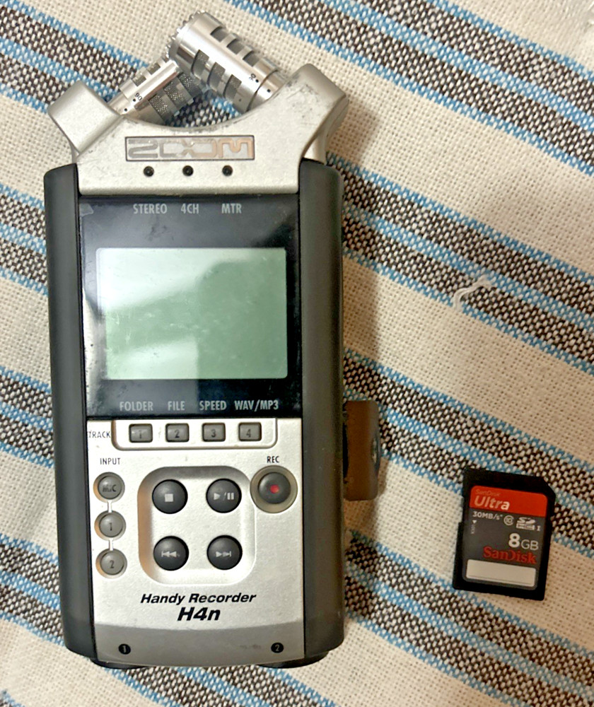 Zoom H4n Handheld Digital Recorder XLR With 8gn SDRAM and Case