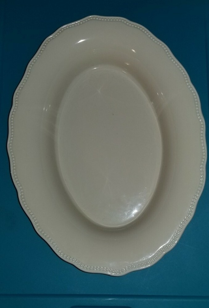 OVAL BAKING DISH Blackhawk Marketing CASSEROLE Ceramic Cream embossed