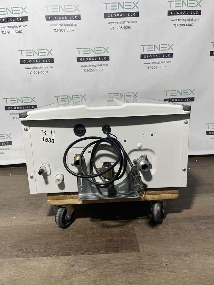 Rinnai RUCS75iP Indoor Tankless Water Heater 160k BTU Propane Gas (B-11 #1530)