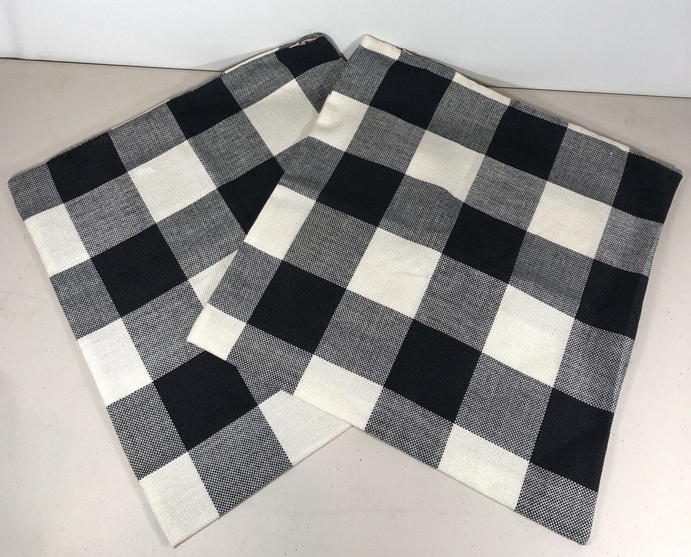 17.5"X17” Buffalo Check Blk & White Pillowcase Side Zip Closure