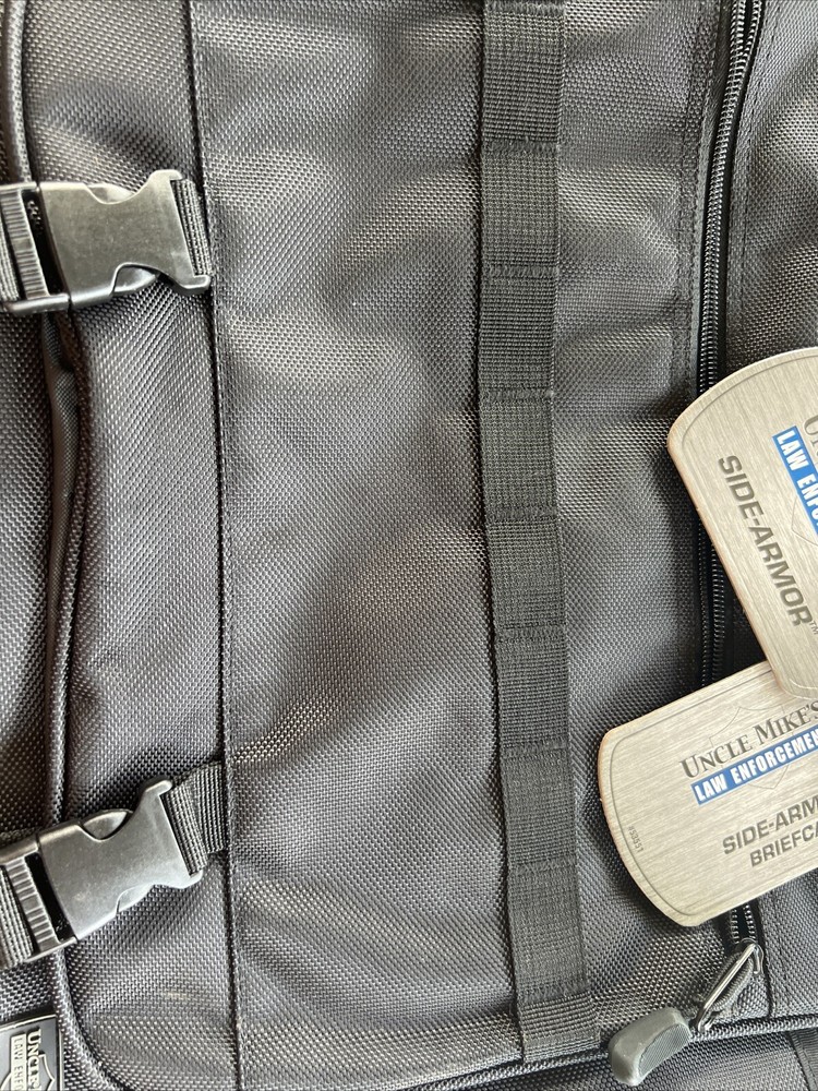 Uncle Mike's Law Enforcement Side-Armor Deluxe Range Bag Water Resistant
