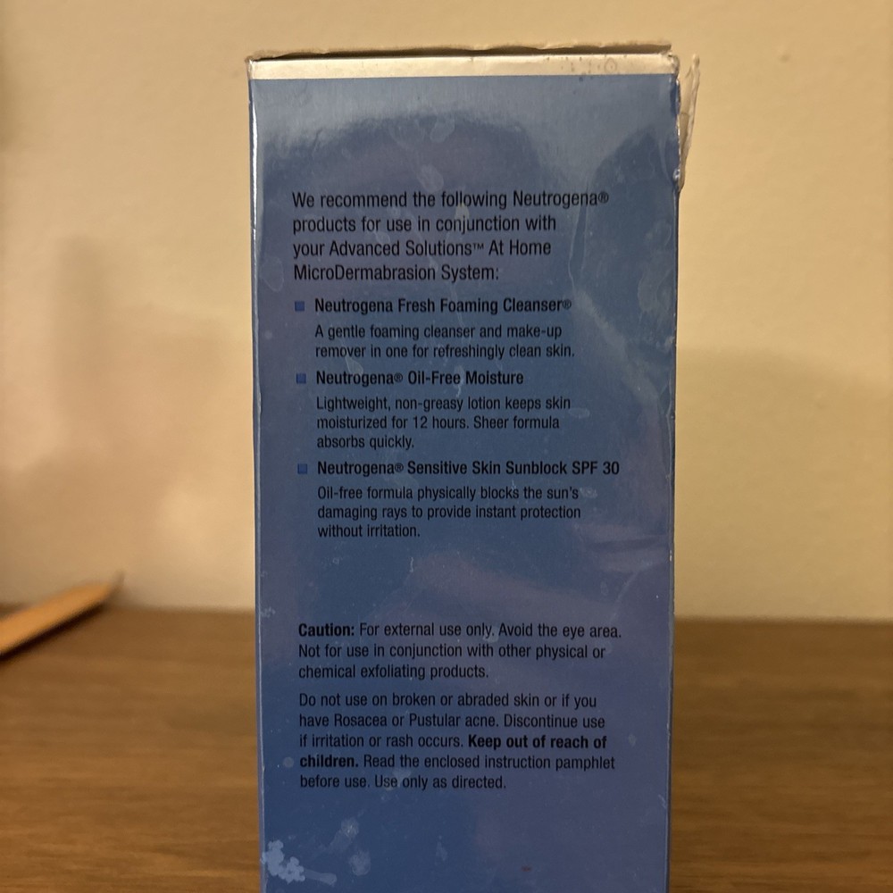 Neutrogena Advanced Solutions At Home MicroDermabrasion System New Damaged Box