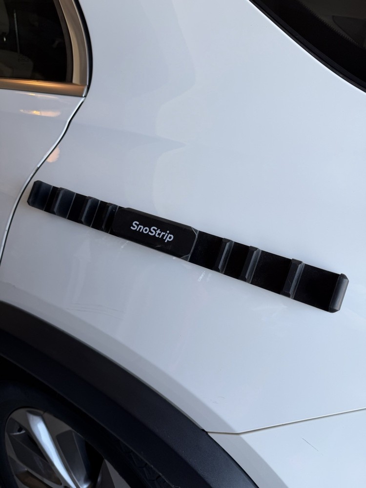 SnoStrip Magnetic Ski & Snowboard Mount Easy Remove Vehicle Scratch Protection
