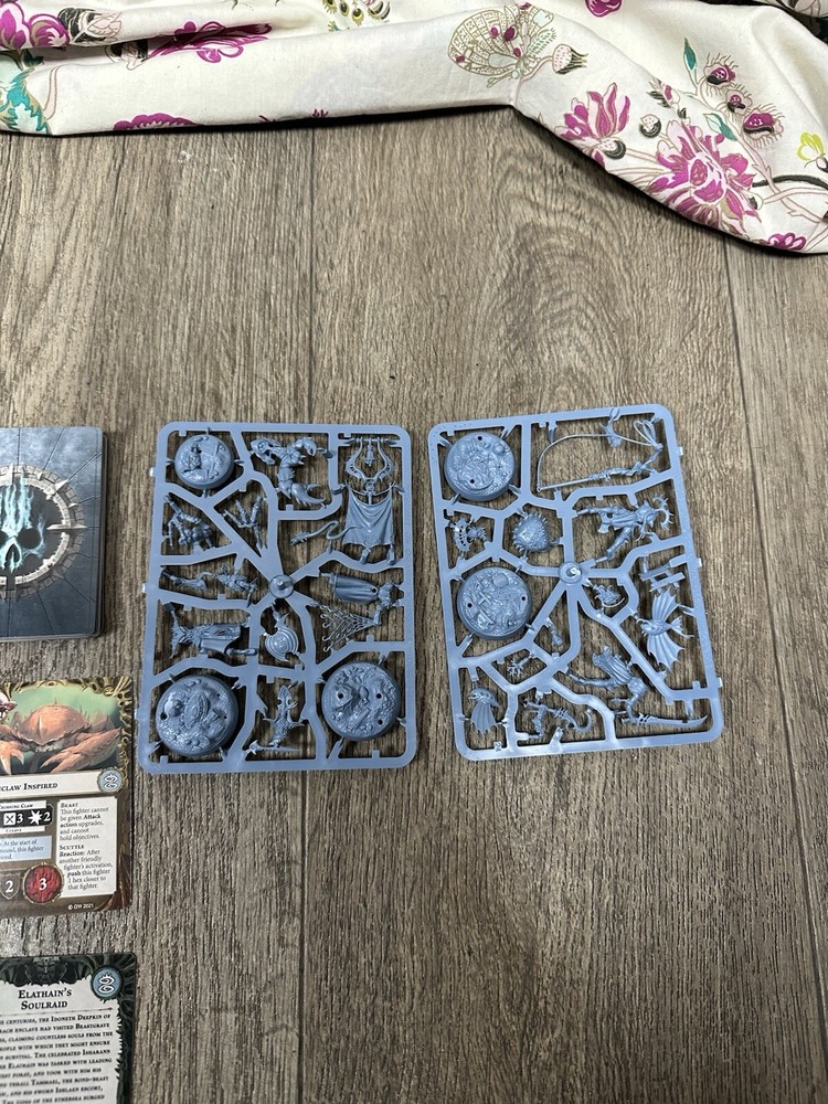 Warhammer Bundle Set - Models & Cards