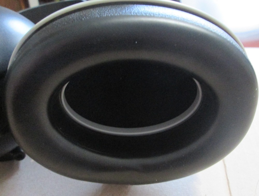 Mpow HP158A Noise Reduction Safety Ear Muffs Black Adjustable Range Yardwork NWT