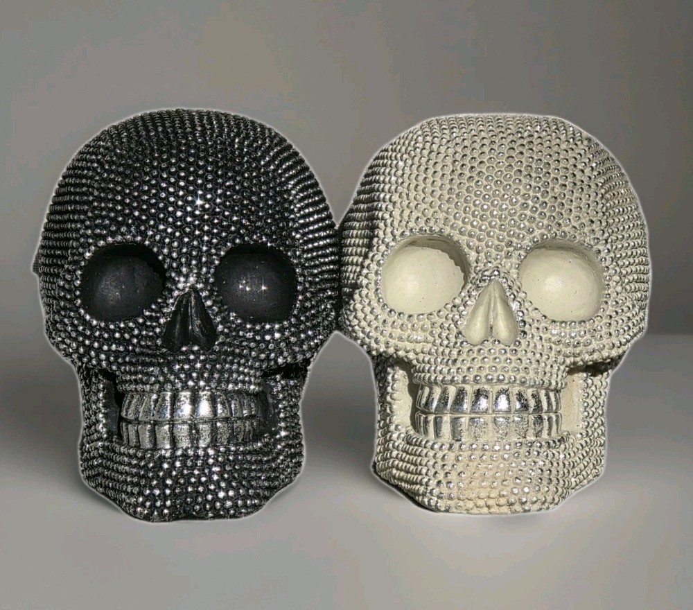 💀HALLOWEEN💀 2 SKULL HEAD Studded Beaded Gothic Skeleton Table Top Mantle Decor