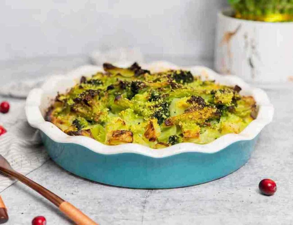 Round Ceramic Pie Dish | Wave Edge | Kook