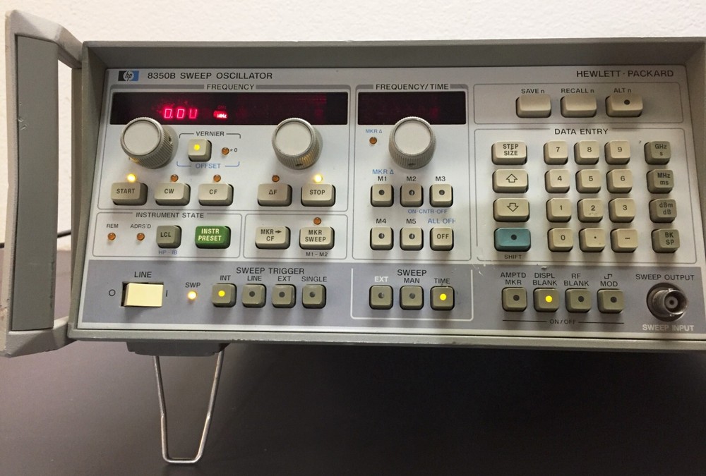HP 8350B Sweep Oscillator Mainframe without Plug-In