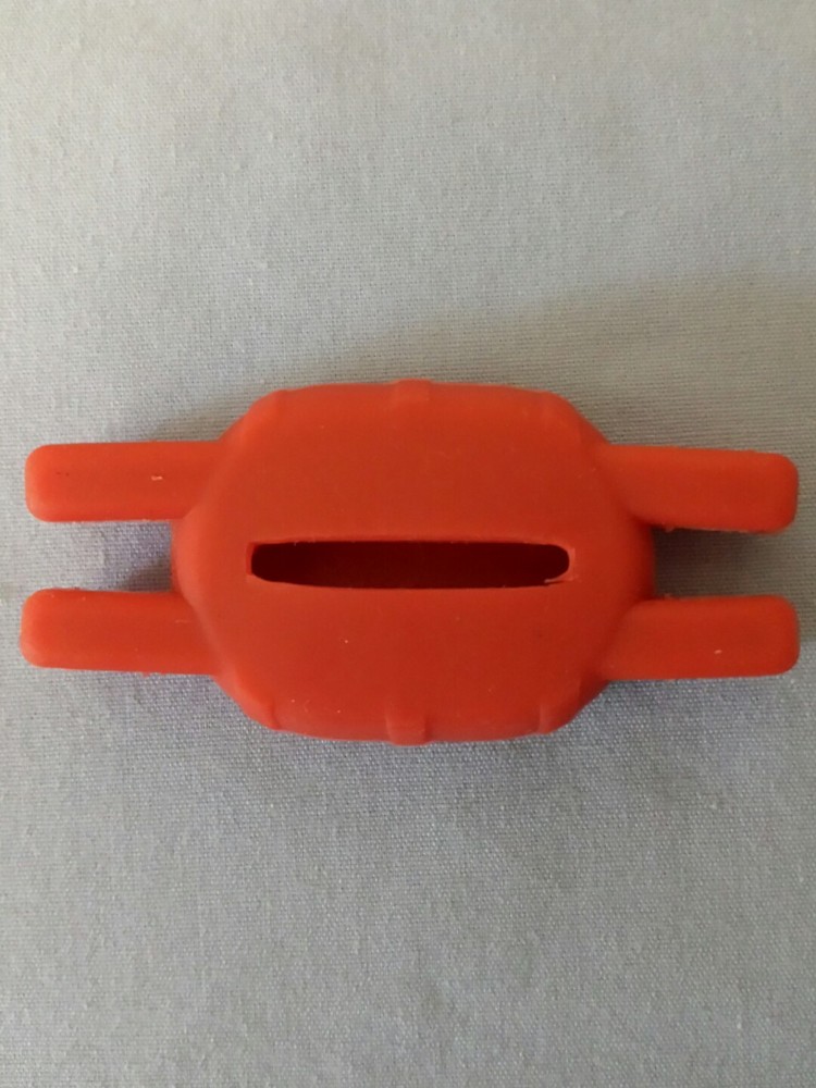 NIKE + PLUS IPHONE WIRELESS WALKING RUNNING SENSOR FOR IPHONE, IPOD & Lace Pouch