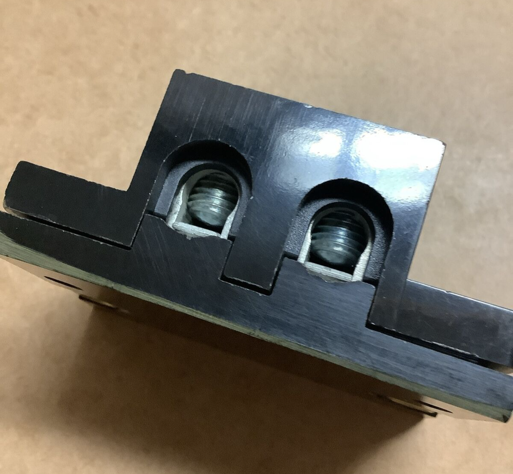 POWER DISTRIBUTION BLOCK 70A - 600V