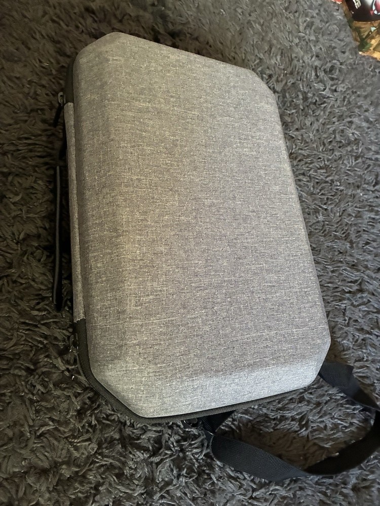 Meta Oculus Quest Hard Carrying Case virtual reality VR