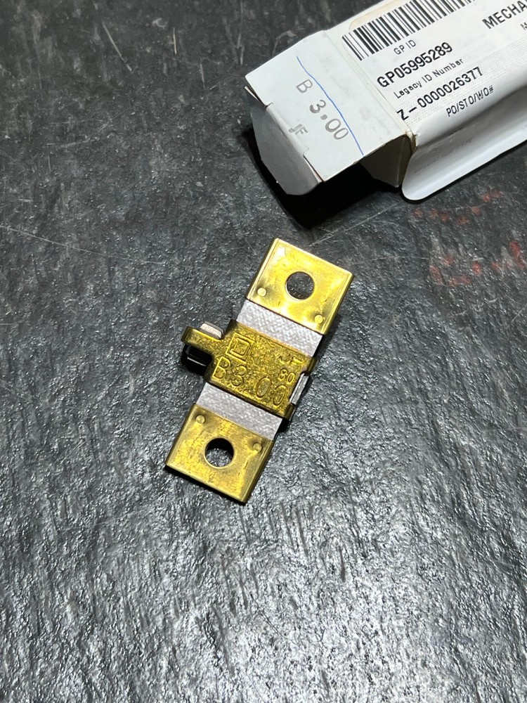 square d b3.00 heater nos poor packaging