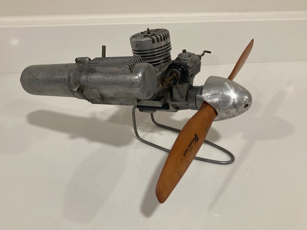 SUPER TIGRE 40 BULL RING Nitro Engine w/ Muffler