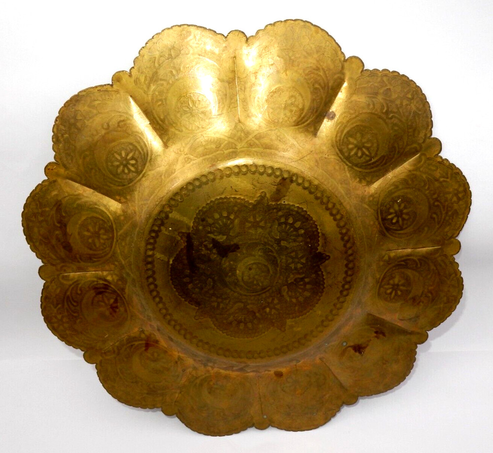 VINTAGE BRASS HAND ETCHED MIDDLE EASTERN CRESCENT MOON PATTERN PLATE TRAY
