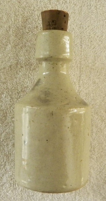 Vintage Vulcanizing Solution M&M Mfg. Co., Akron, Ohio Stoneware Bottle, Jug