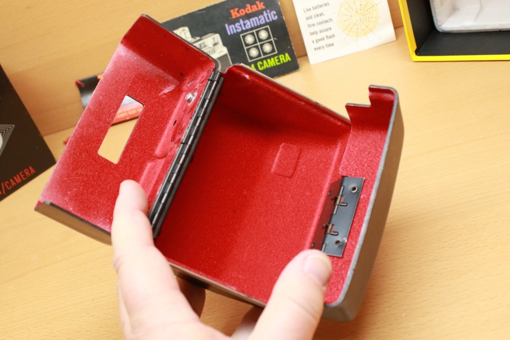 Vintage Kodak Instamatic 804 Camera, Original Hard Shell Case/Strap BOX UNTESTED