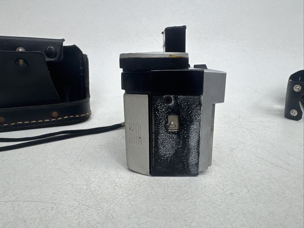 VINTAGE KODAK INSTAMATIC 400 CAMERA