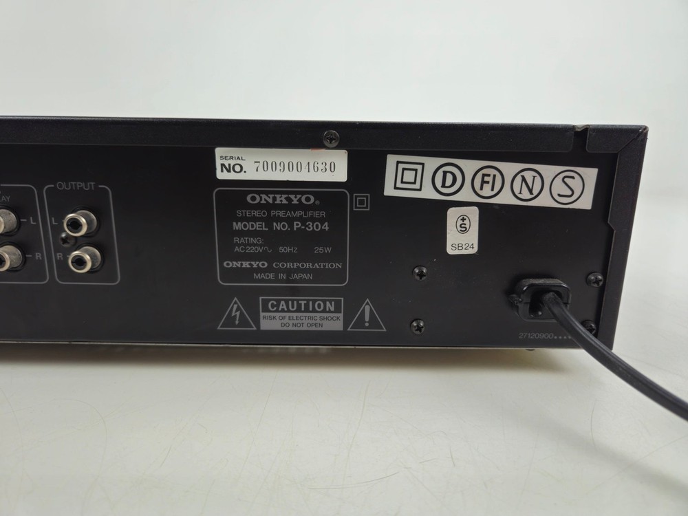 Onkyo - P-304 - Stereo Pre Amplifier