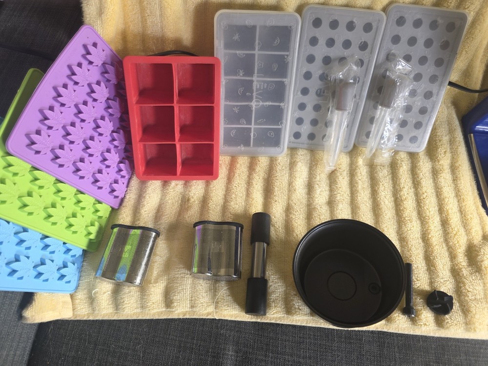 LEVO II+ - Herbal Oil Infusion Machine plus a bundle of extras