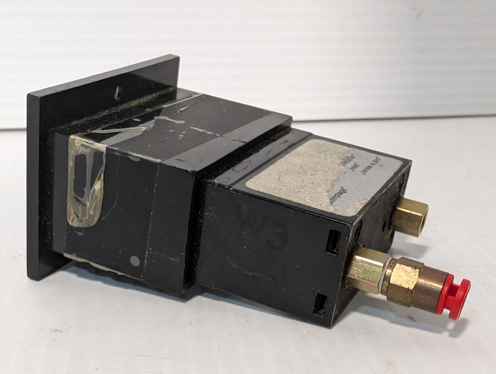 Hengstler 864 Totalizing Counter, 6-Digit, 890 Series