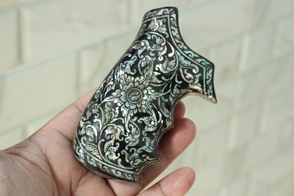 PEARL GRIPS FOR TAURUS JUDGE PUBLIC DEFENDER POLY ( POLYMER FRAME ONLY ) BLACK