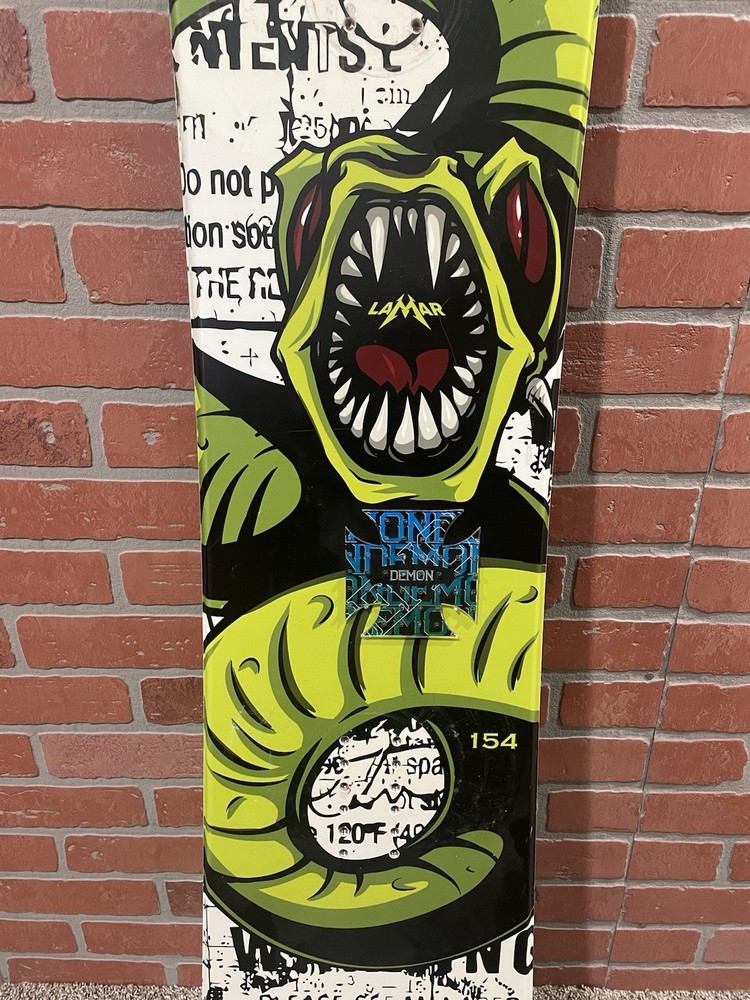 Men’s Lamar Viper Snowboard Size 154 CM