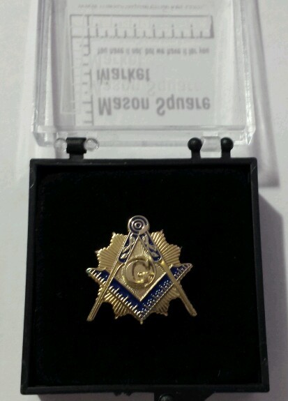 Freemason Lapel Pin in Gold Tone