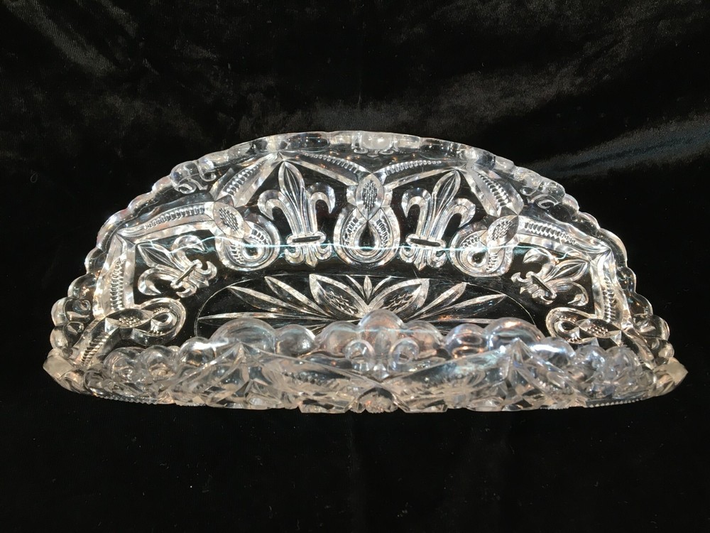 Clear Glass Folded Banana Dish
