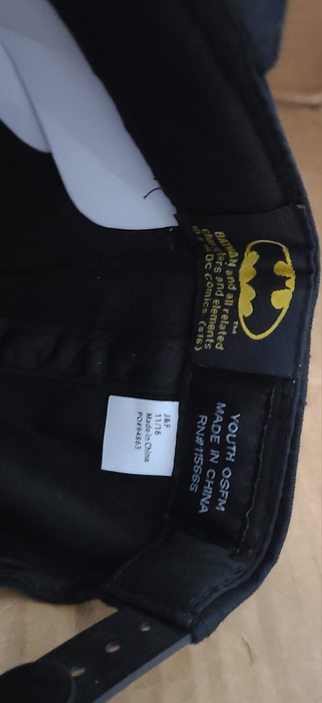 Batman youth hat with tags