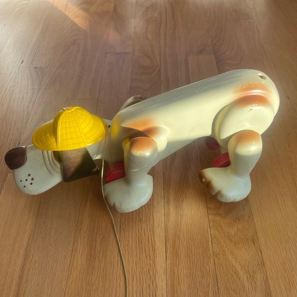 Vintage 1970s Hasbro Digger The Hound Dog Sleuth Detective Pull String Toy