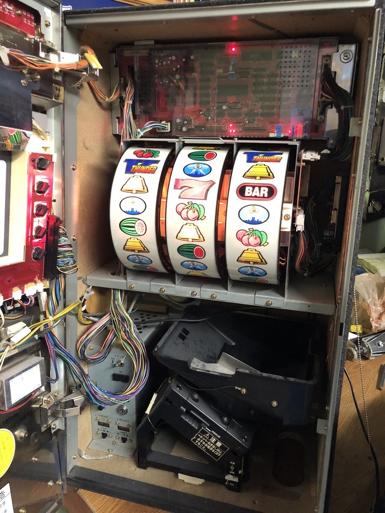 slot machine, skill stop style with tokens, cincinnati