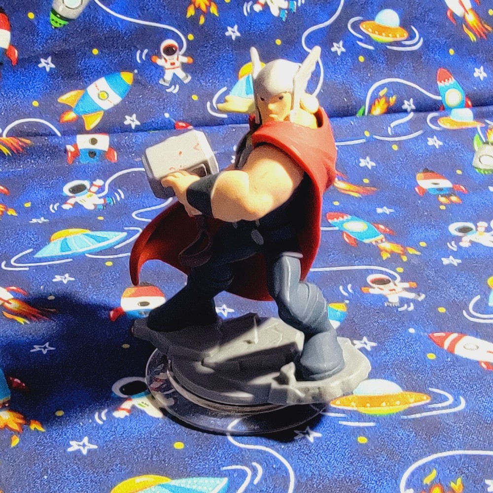 Disney Infinity 2.0 Marvel Avengers Thor Figure Character