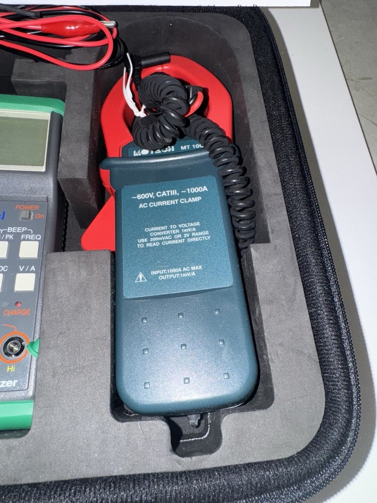 MOTECH MT1010 Power Analyzer Kit W/ Ac Current Clamp, Load Adapter, Manual, Case