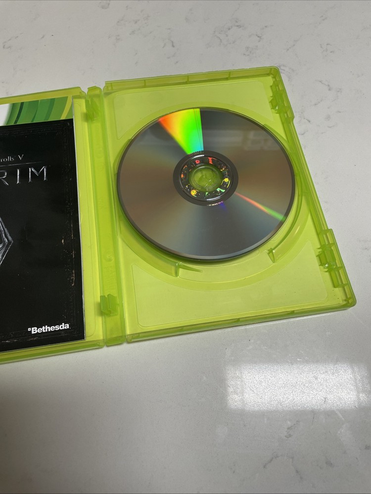 OFFICIAL Microsoft Xbox 360 Kinect System with Two Games FAST SHIP