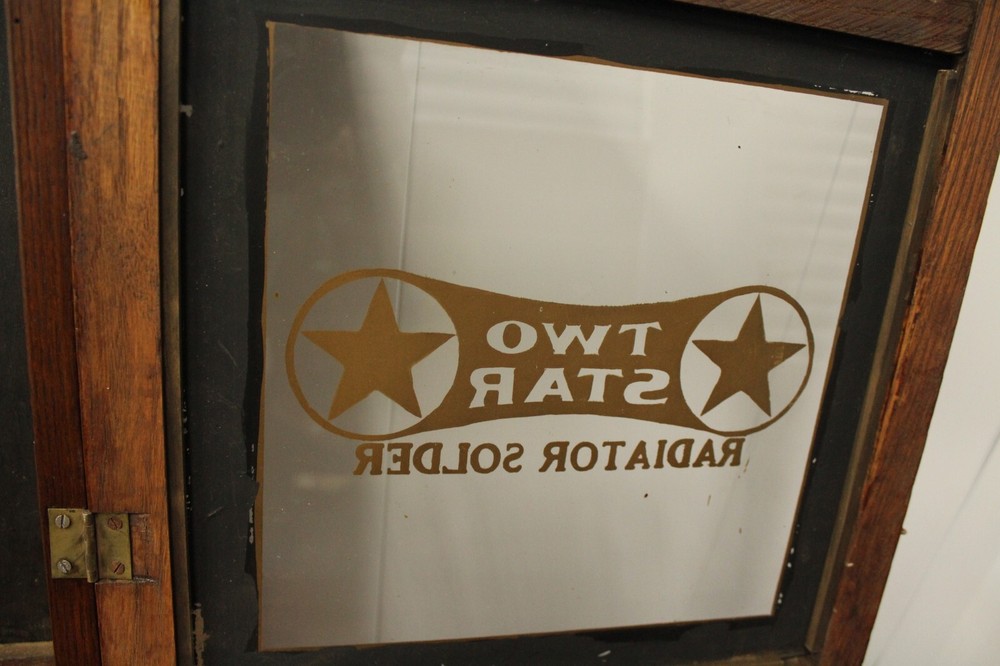 WATERBURY TWO STAR RADIATOR SOLDER Advertising Clock