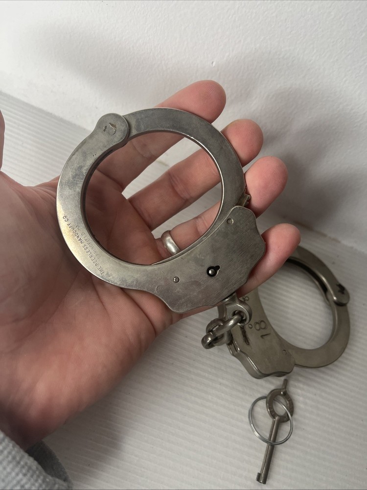 Peerless Handcuffs - Nickle Plated Model 300 With Official Key 🔥