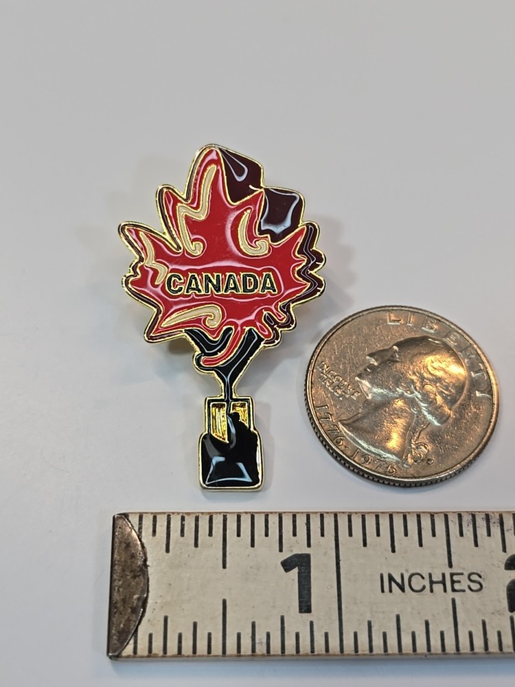 Canada Maple Leaf Hot Air Balloon Souvenir Lapel Pin