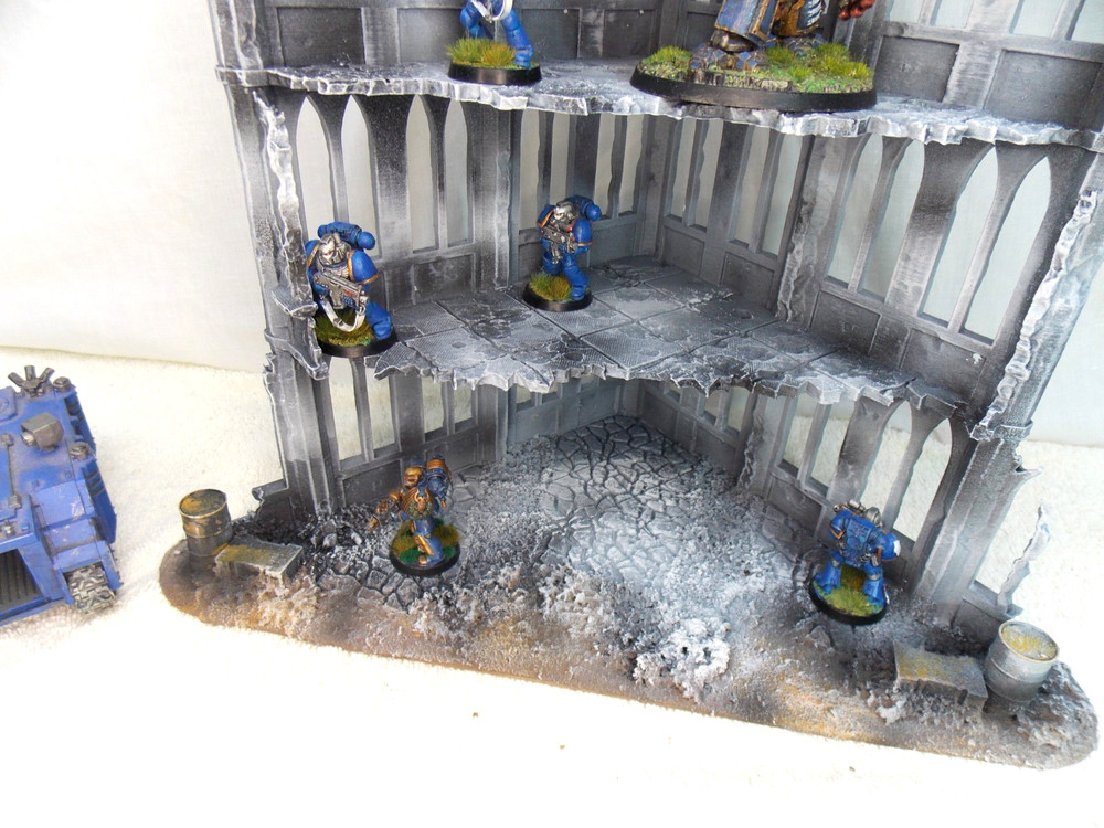 WARGAMING TERRAIN PAINTED ADVANCE ORDER BUILDING/DISPLAY STAND